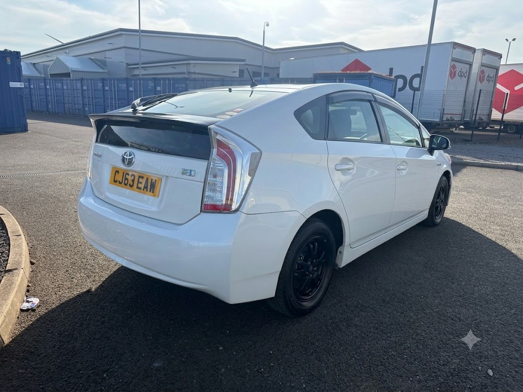 Toyota Prius 2013 view 7