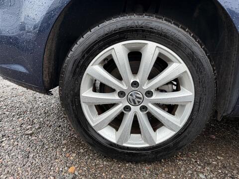 Mercedes-Benz B180 7G-DCT view 3